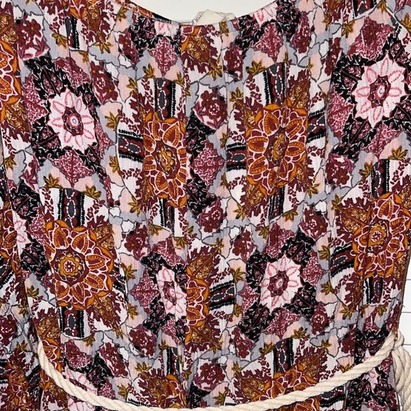 ontheland Tie Belt Shorts Romper Small - Picture 3 of 4